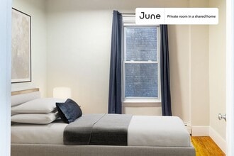 Building Photo - Room in Shared 4 bed/1 bath home in Roxbury