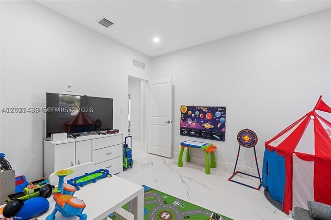 Building Photo - 13305 SW 190th Terrace