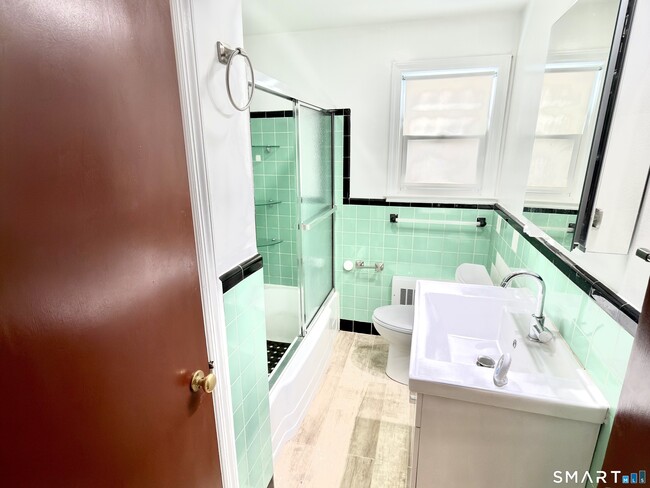 Building Photo - 2346 Madison Ave