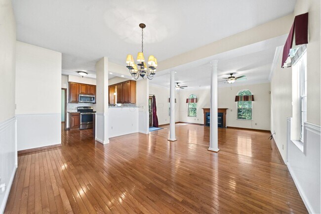 Building Photo - 7854 Astra Cir