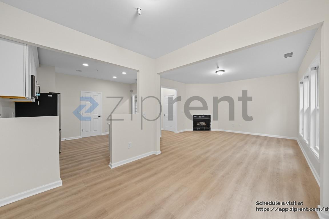 Building Photo - 1632 Caswell Pkwy