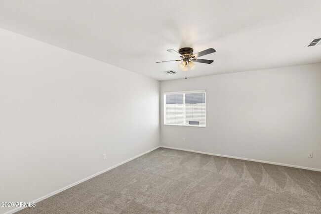 Building Photo - 14779 W Bloomfield Rd