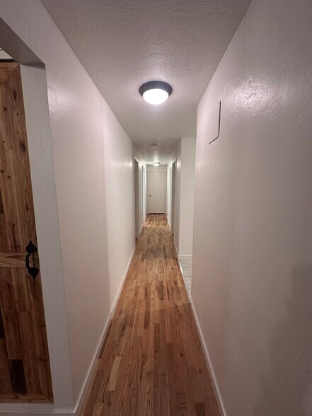 Building Photo - 610 Spencer Ct