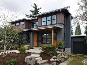 Building Photo - 5707 NE 56th St