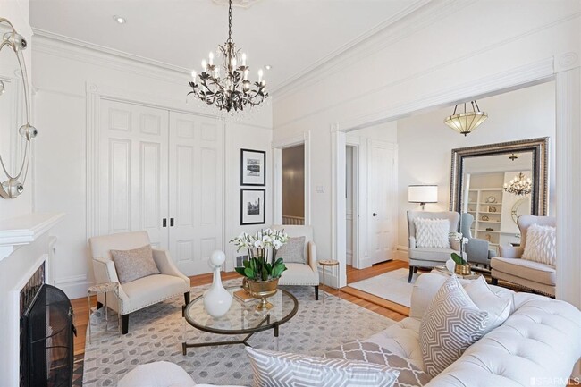 Building Photo - NEW! Stunning Pacific Heights Top-Floor Co...