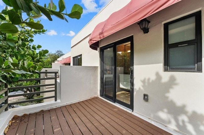 Building Photo - 5610 S Ocean Blvd