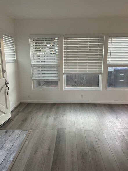 Building Photo - 2295 Orange Ave