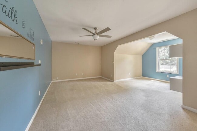 Building Photo - 1086 South Gordon Rd SW