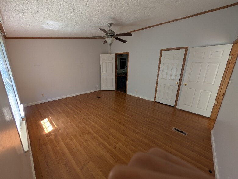 Building Photo - 135 Treasure Ln