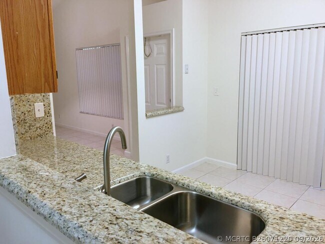 Building Photo - 3095 Inglewood Terrace