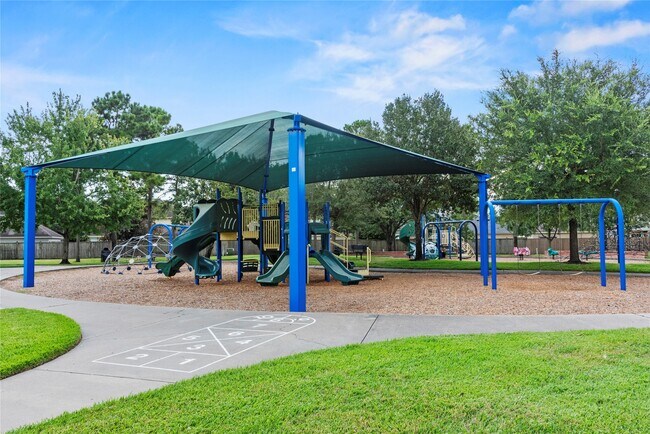 Building Photo - 18135 Somerset Knolls Ct
