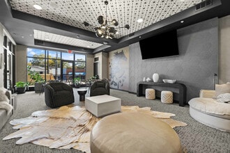 Building Photo - Gateway Lofts Lexington