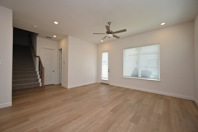 Building Photo - 4112 Farm Holw St