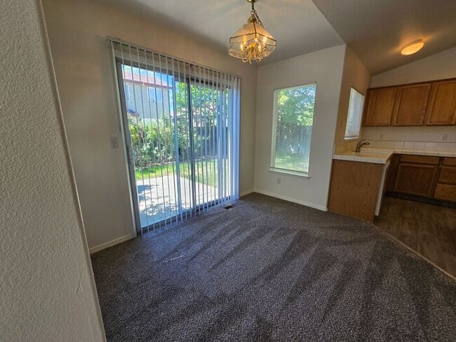 Building Photo - Beautiful Single Story Home in Double Diamond