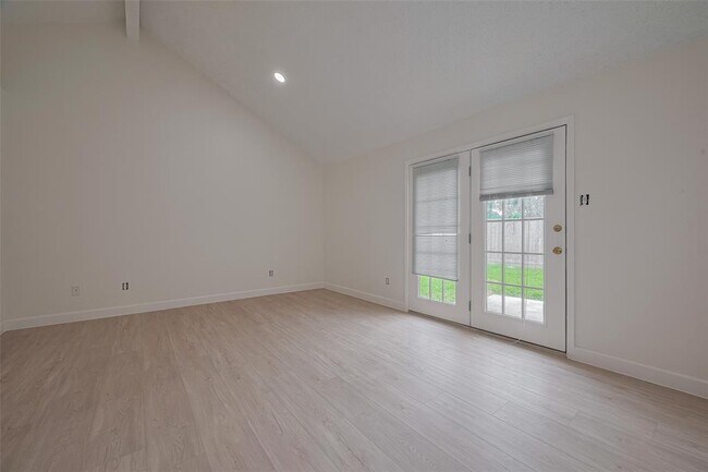 Building Photo - 15934 Barbarossa Dr