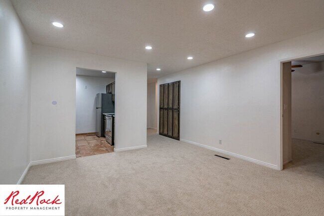 Building Photo - 2 Bedroom Condo in a Prime Location!
