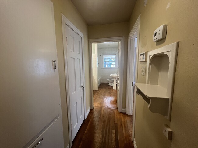 Building Photo - 2514 24th St