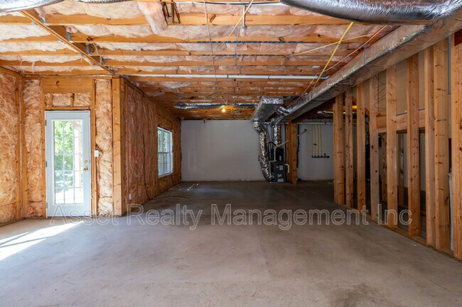 Building Photo - 8334 Bay Gardens Ln