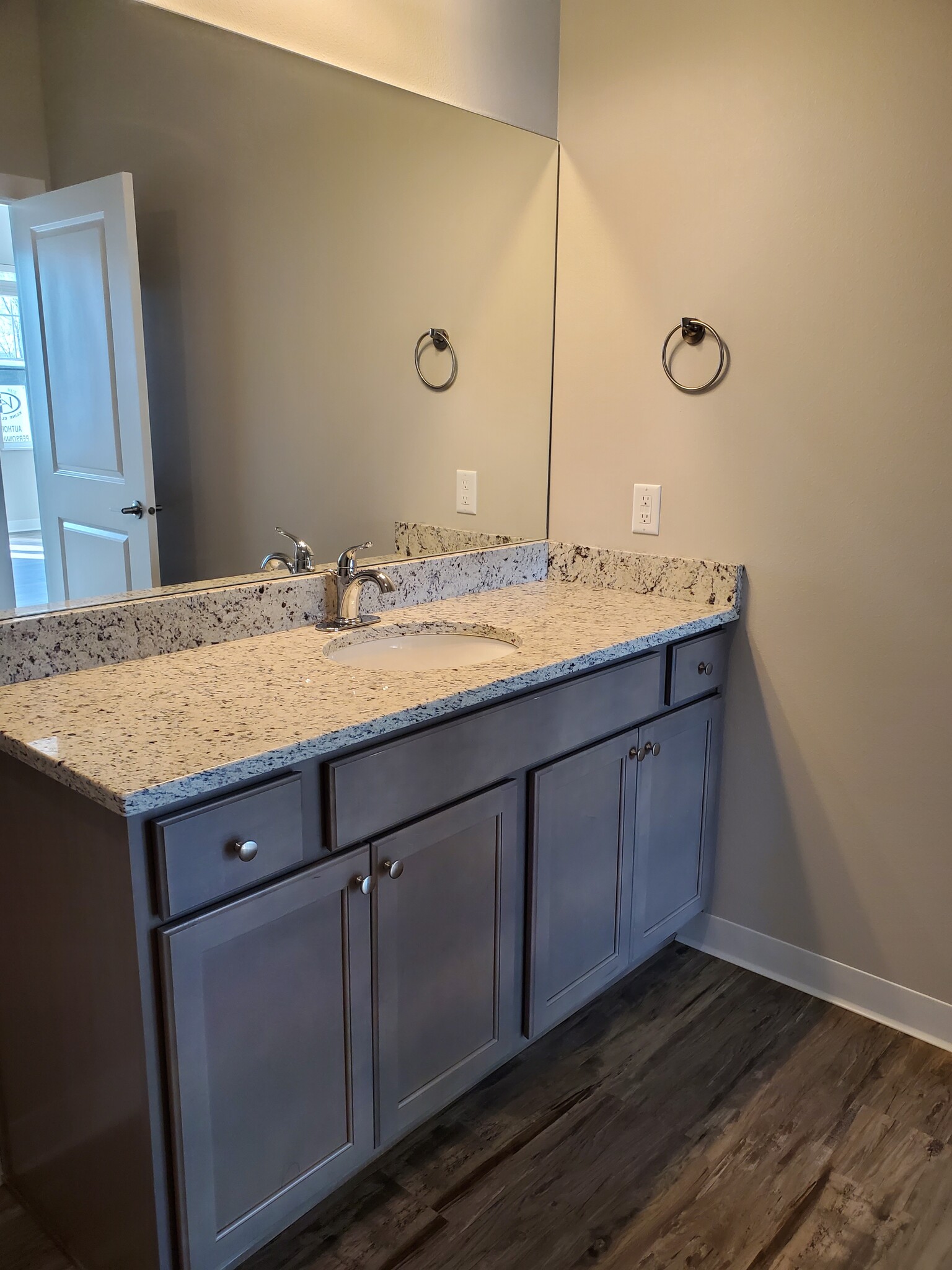 Large Vanity - 802 Reed St