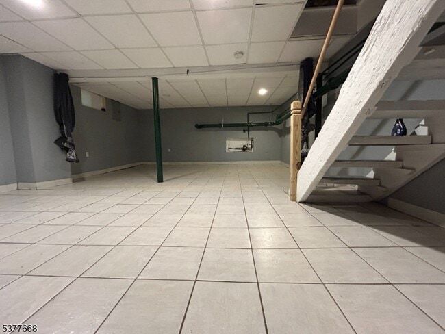 Building Photo - 135 W Chrystal St