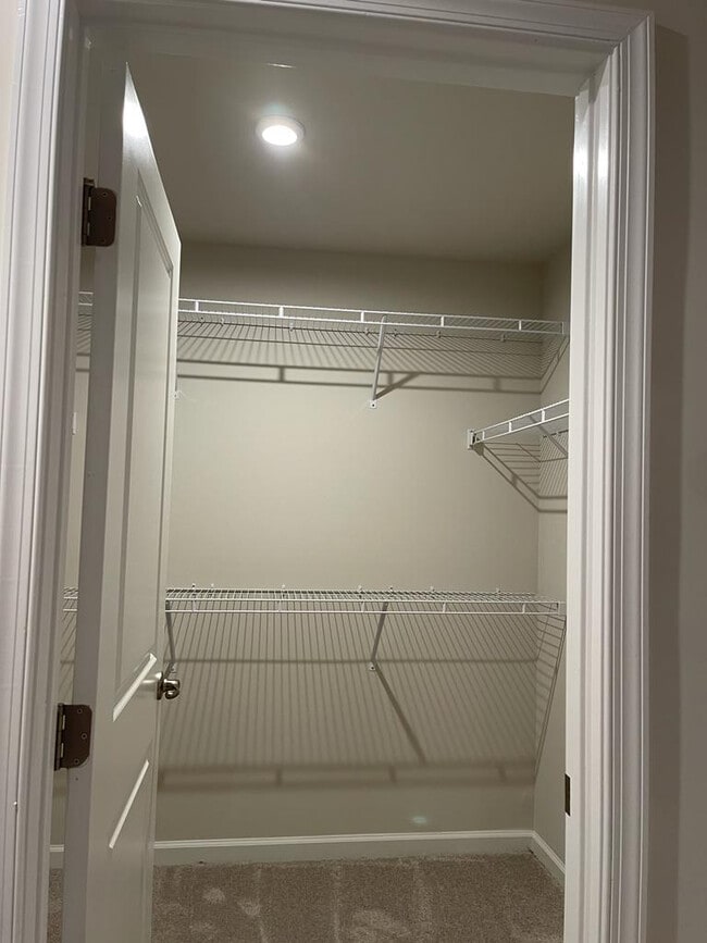 Building Photo - Room in Duplex on Romeria Dr