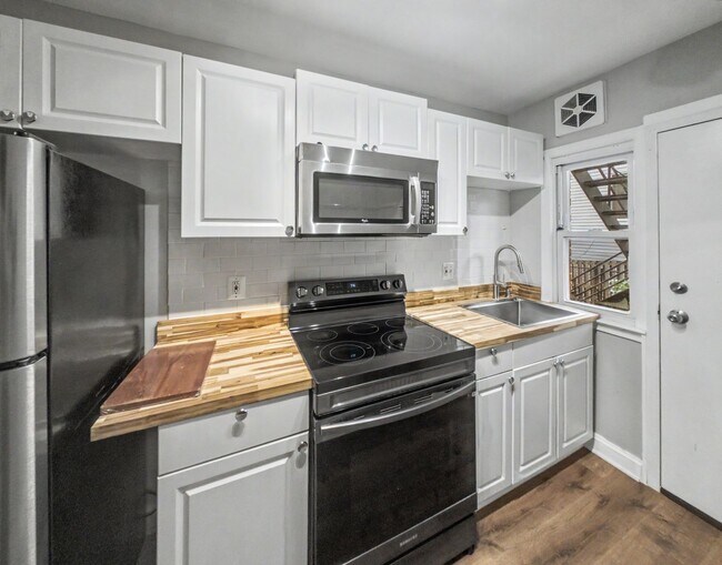Building Photo - 3542 6th St NW