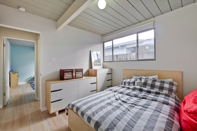 Building Photo - 4BD/2BA Cupertino Gem with Modern Upgrades!