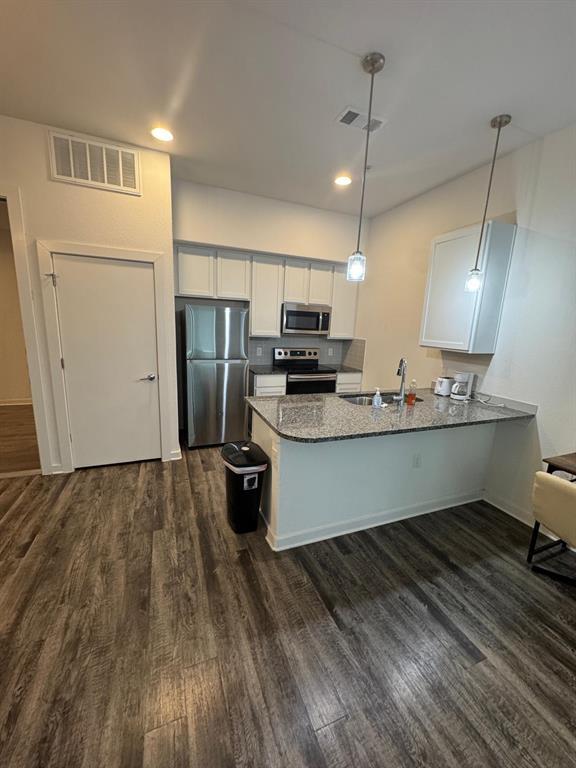 Building Photo - 680 Naumann Dr