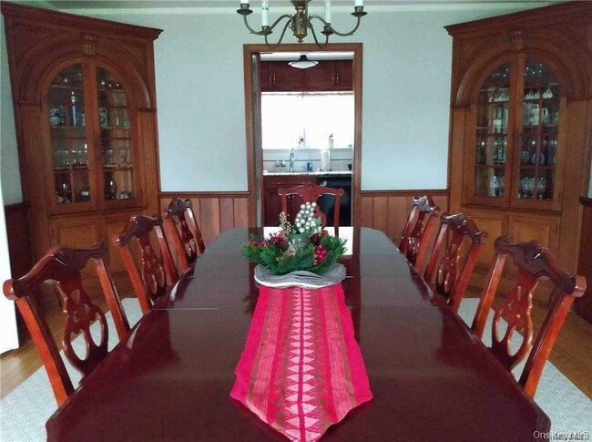 Building Photo - 47 Monroe St