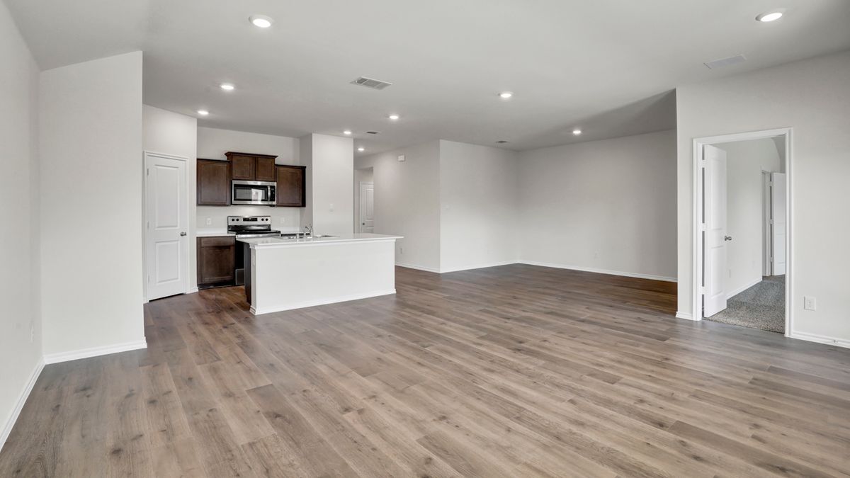 Building Photo - 220 Greenshade Ln