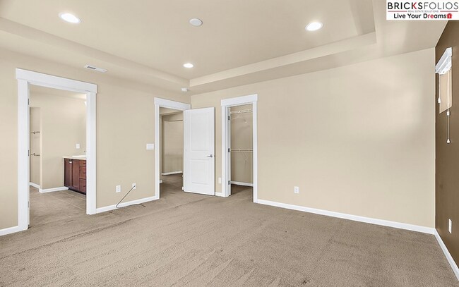 Building Photo - Natural Light-Filled Renton Home with Space to Live & Entertain!