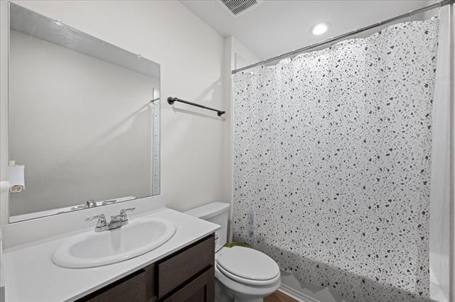 Building Photo - 217 Redbarn Ln