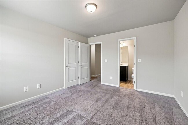 Building Photo - 5149 Fox Den Rd