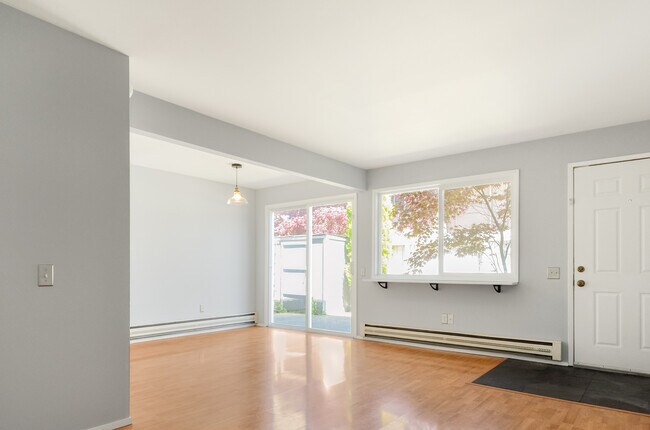 Building Photo - 12210 SE 60th St