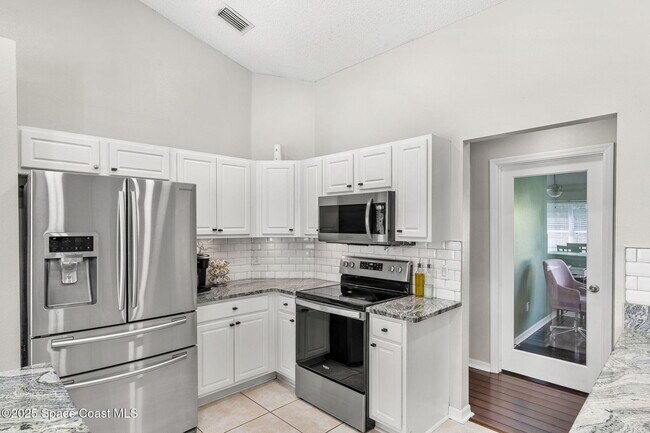 Building Photo - 413 Grenadier Ave NW