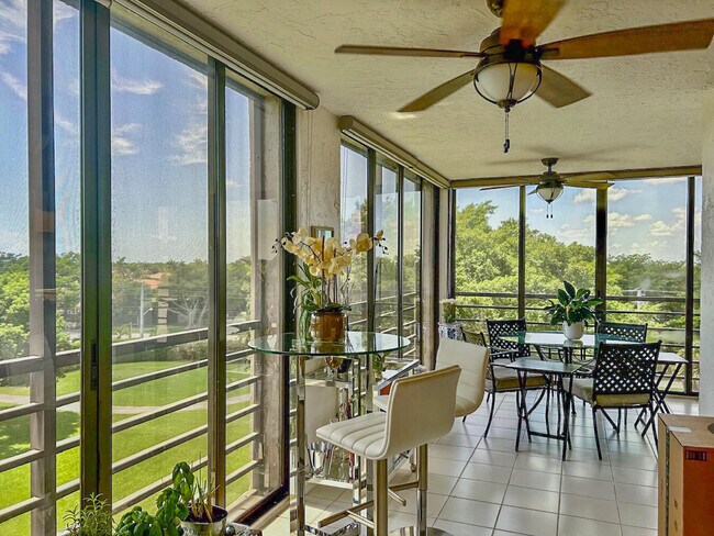 Building Photo - 7568 Regency Lake Dr