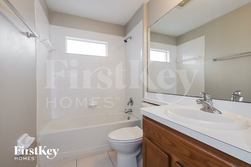 Building Photo - 3774 Rollingsford Cir