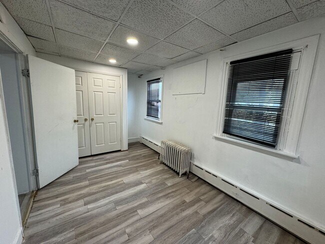 Building Photo - 623 N 64th St