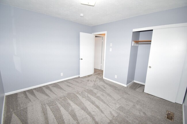 Building Photo - 3 Bedroom Pet Friendly Home For Rent!