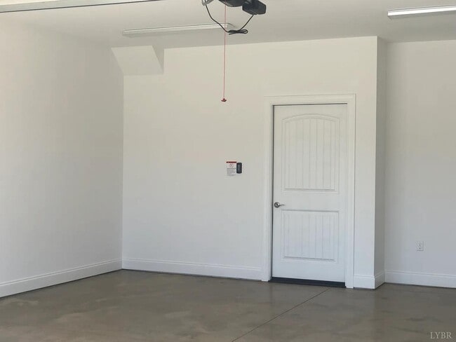 Building Photo - 175 Villa Oak Cir