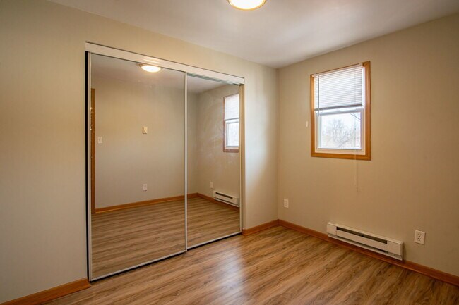 Building Photo - 315 W Railroad St