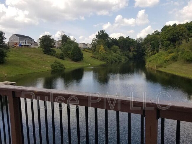 Building Photo - 1389 Meadowrun Ln