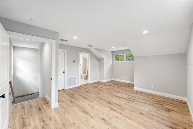 Building Photo - 444 Delaney Park Dr