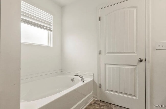 Building Photo - 3BR/2.5BA in Northport