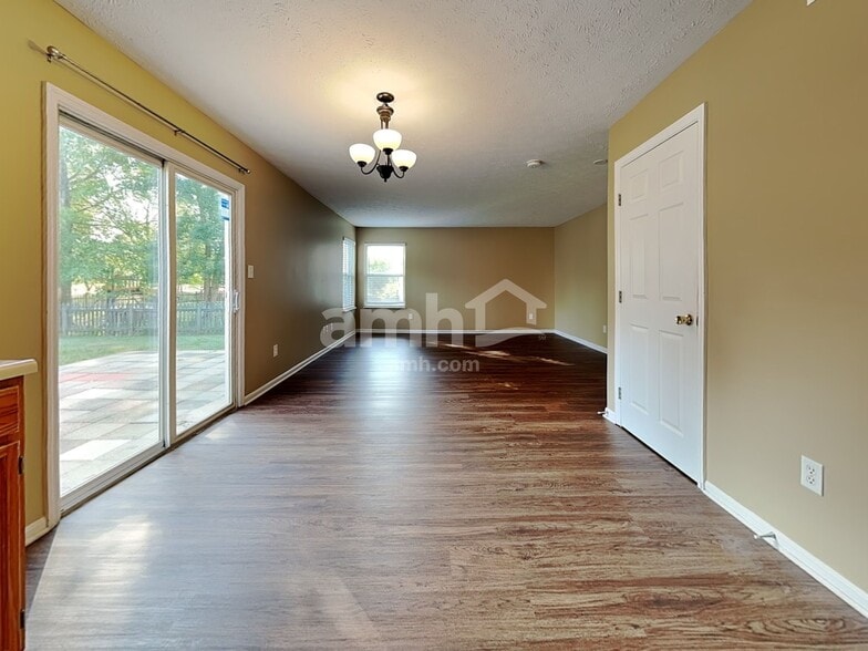 Building Photo - 640 Linden Creek