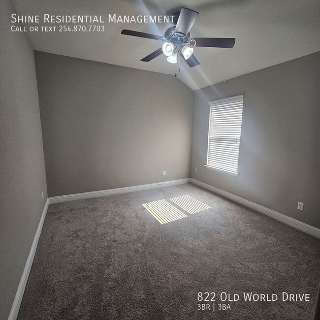 Building Photo - 822 Old World Dr