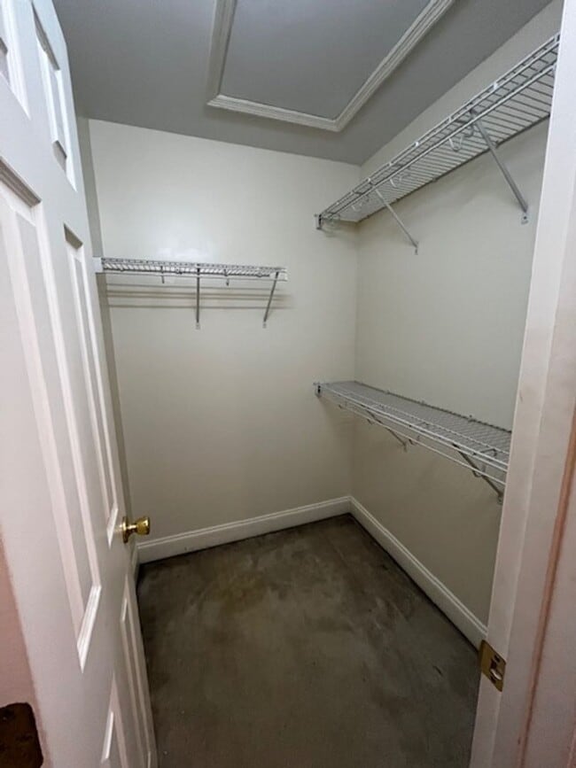 Building Photo - 2 Bedroom 2.5 bath townhome for rent