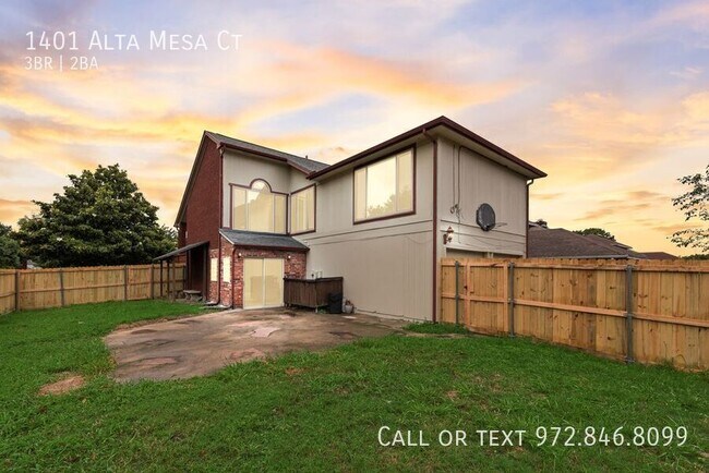 Primary Photo - 1401 Alta Mesa Ct