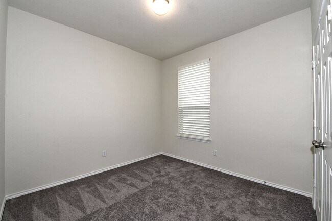 Building Photo - Gorgeous one story home!  3 bedrooms  | 2 ...