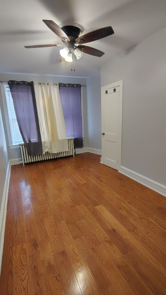 Building Photo - 523 W Nedro Ave